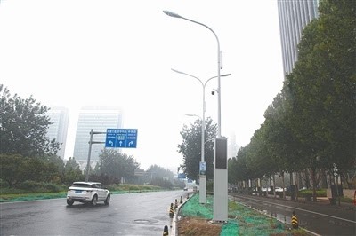 Weiße Außenleuchte